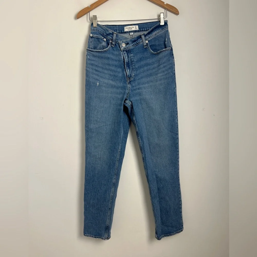 Abercrombie & Fitch Size 29 The 90s Straight Ultra High Rise Crisscross Jeans‎